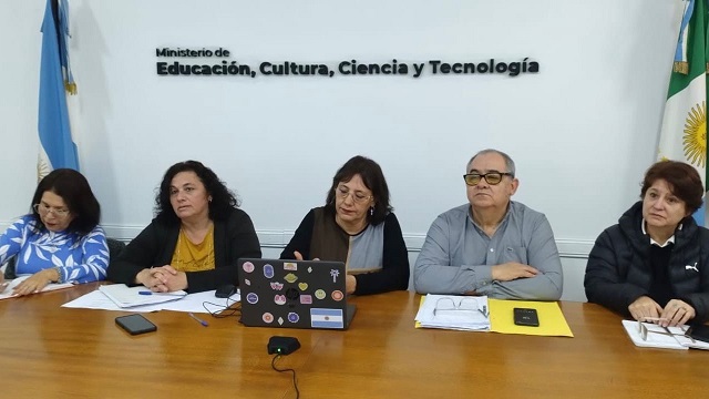 Educación:  Etapa final del proceso para la titularización de docentes del nivel superior