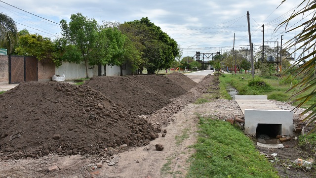 Avanzan los trabajos de perfilado y relleno de calles en diferentes sectores de la Ciudad 