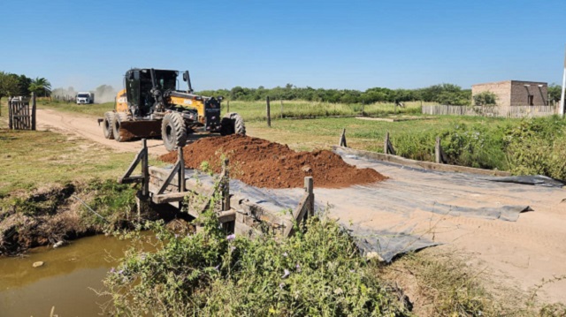 EL MUNICIPIO CONTIN&Uacute;A CON EL OPERATIVO DE CORTE DE PASTO Y MEJORA DE CALLES EN LA CIUDAD