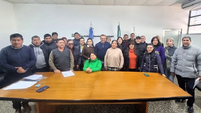 Educación y el Concejo Qompi de Pampa del Indio avanzan en la regulación de la Escuela de Gestión Social  
