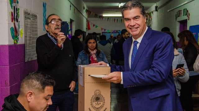 Elecciones Municipales: El Gobernador votó y alentó a la ciudadanía a participar del acto electoral 