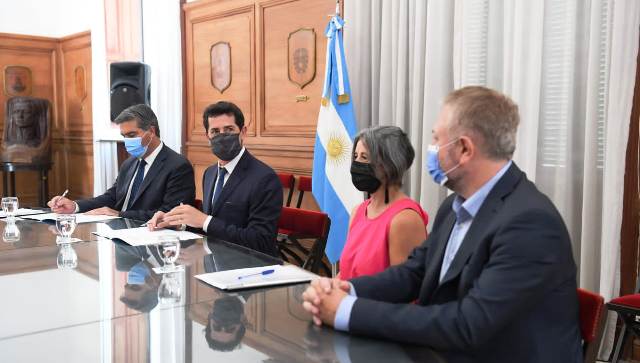 En Buenos Aires, Capitanich firmó un Convenio para la repavimentación de la Ruta N°6 en el tramo Villa Berthet-San Bernardo  
