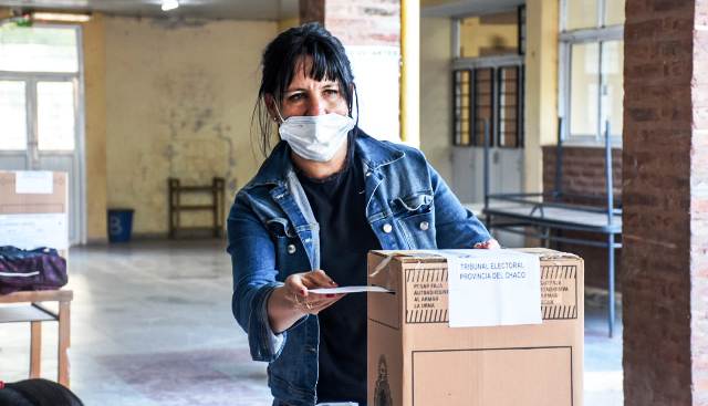 Fuerte Esperanza: Inés Ortega voto y celebro que la comunidad vuelva a las Urnas  en defensa de la Democracia  