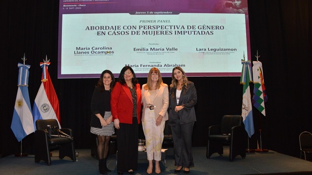 Panel junto a destacadas especialistas: Valle expuso sobre perspectiva de género en casos de mujeres imputadas