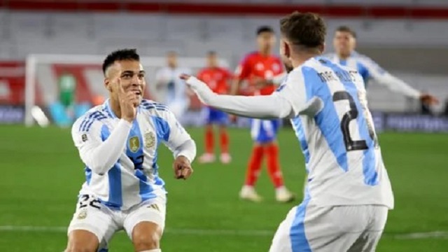 La Selección dio un show y goleó 3-0 a Chile en El Monumental