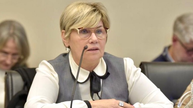 La Ministra Naidenoff destacó los avances en la Aulas con las entregas de libros para los tres ciclos de nivel primario 