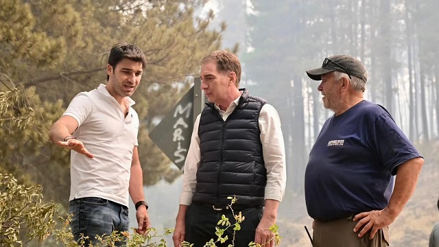 Diego Santilli e Ignacio Torres recorrieron los incendios en Chubut