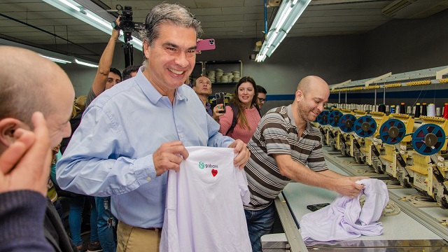 Semana de la Industria: Capitanich puso en marcha el taller Gabam, que generará 300 empleos textiles