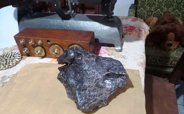 La Provincia recuperó más fragmentos de meteoritos: uno era ofrecido a la venta en Facebook