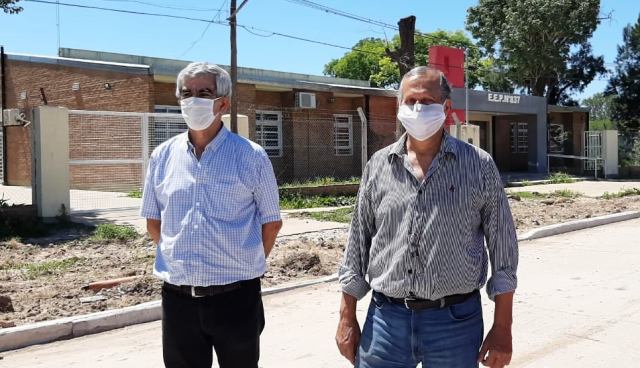El Intendente Papp supervisó las 16 cuadras de pavimento que benefician a la Escuela 837