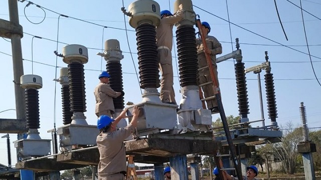 Falla y salida de transformador afecta al interior provincial: trabajan en la normalización del servicio eléctrico