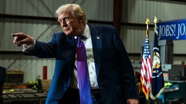 Trump: &ldquo;Accedo a suspender los bombardeos por dos semanas&rdquo;