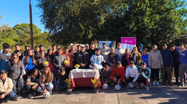 El Gobierno Provincial entreg&oacute; herramientas, insumos y elementos deportivos  a la EFA N.&ordm; 269 &ldquo;Renacer Campesino&rdquo;