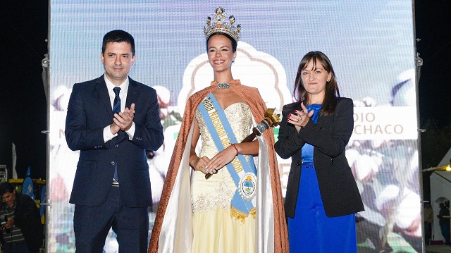 Sáenz Peña: La Vicegobernadora Silvana Schneider acompañó la apertura de la Fiesta Nacional del Algodón 2025
