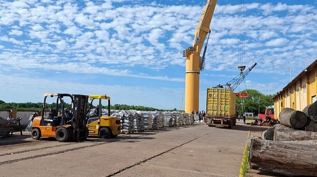 El Puerto de Barranqueras concretó una nueva exportación de carbón Chaqueño con destino a Estados Unidos 
