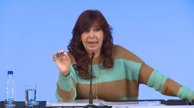 Cristina Kirchner: "La renuncia de Guzmán fue un acto de desestabilización institucional"
