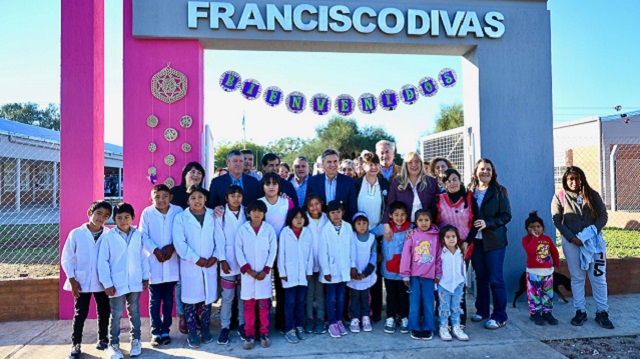 EL ESPINILLO: EL GOBERNADOR ZDERO HABILITÓ EL NUEVO EDIFICIO DE LA EEP N° 1070 Y EL SISTEMA DE CONECTIVIDAD STARLINK PARA 11 ESTABLECIMIENTOS DE LA ZONA