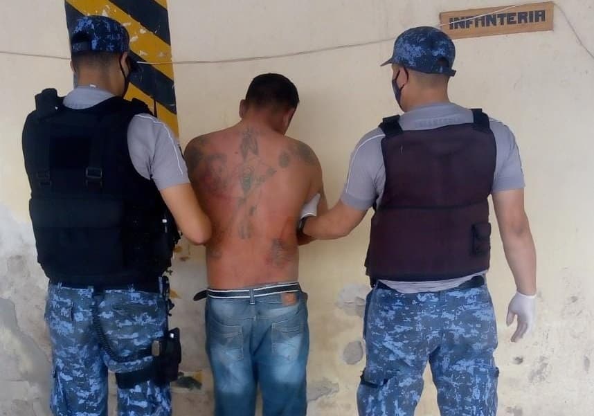 Villa Ángela: Promovían desorden y al llegar la policía intentó agredir a los uniformados con un cuchillo