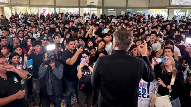 ZDERO EN CASTELLI: &ldquo;CON +FUTURO QUEREMOS QUE LOS CHICOS EST&Eacute;N PREPARADOS PARA EL MUNDO QUE VIENE&rdquo;