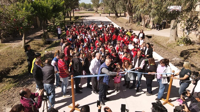 El Municipio de Villa Ángela inauguró una nueva cuadra de pavimento frente al Jardín de Infantes “Capullito de Algodón”