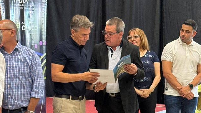 Buyatti destac&oacute; la entrega de t&iacute;tulos de propiedad y elev&oacute; pedidos al Gobierno provincial para obras en Villa &Aacute;ngela