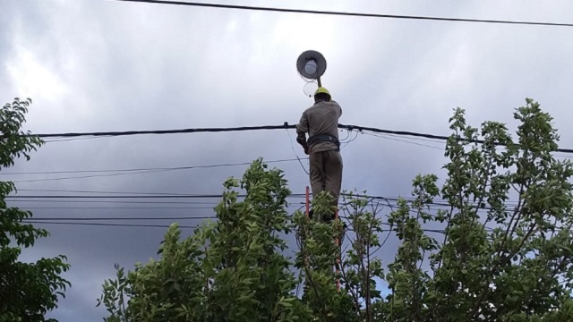 Desde el Municipio se continúa con los trabajos en el alumbrado público