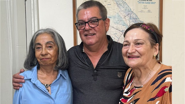 Villa &Aacute;ngela: Buyatti recibi&oacute; a escritoras locales y a un realizador que documenta la historia de Malvinas