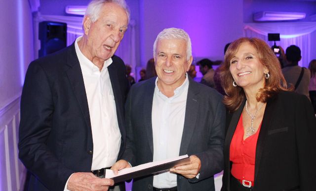 Juan Carlos Polini acompañó la entrega del “Premio General Manuel Belgrano” al Club Social de Resistencia 