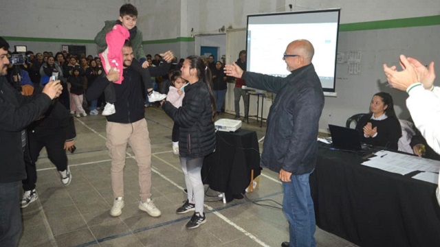 Puerto Tirol: 25 Familias accedieron a su nueva Vivienda mediante sorteo p&uacute;blico y transparente 