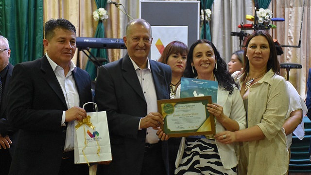 El Intendente Papp destacó la vocación y el compromiso de los Docentes en el Acto por el Día del Maestro 
