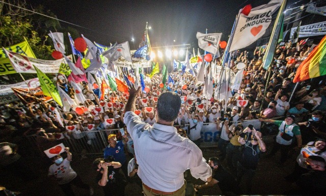 Multitudinario cierre de campaña del Frente de Todos en Barranqueras con más de 30.000 personas