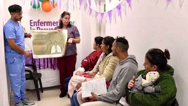 ESTE MARTES: SALUD LANZÓ CAMPAÑA DE VACUNACIÓN DEL VIRUS SINCICIAL RESPIRATORIO