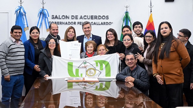 Tras a&ntilde;os de espera, La  Asociaci&oacute;n de sordos del Chaco ya tiene su T&iacute;tulo de Propiedad 