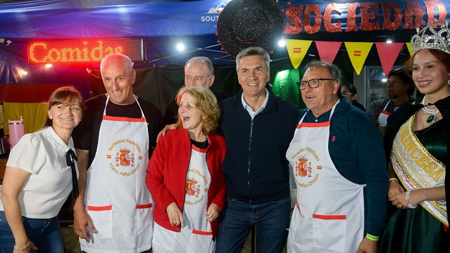 Tradición y Cultura: Sáenz Peña celebró la 13° Expo Feria de Colectividades Extranjeras 