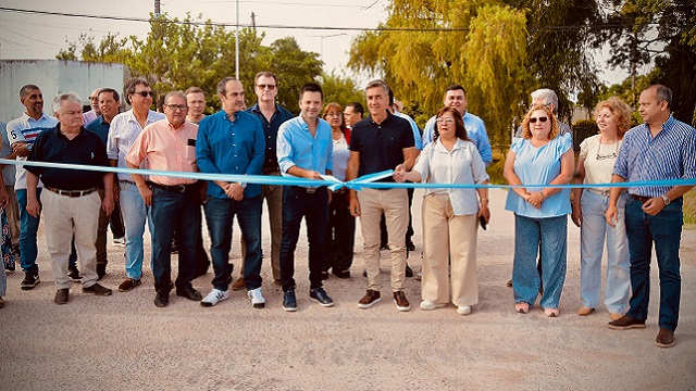 S&aacute;enz Pe&ntilde;a: Se inauguraron nuevas cuadras de pavimento en el Barrio Sarmiento y en la Avenida Espa&ntilde;a 