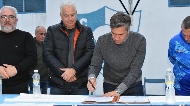 Zdero cumple el sue&ntilde;o del Club Villa Libertad: En Septiembre comienza la obra del nuevo Microestadio 