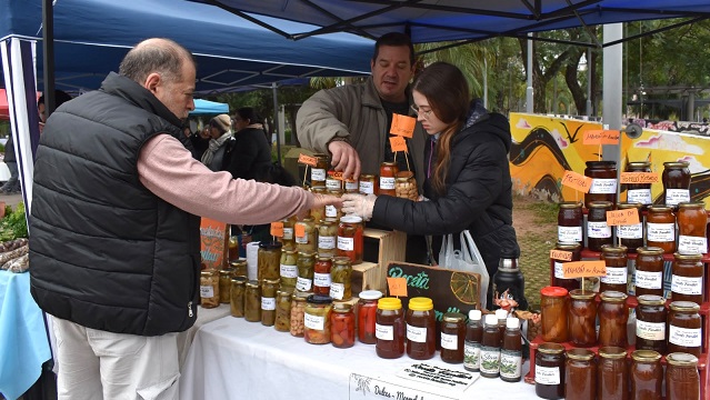 Programa &Ntilde;and&eacute;: Nueva Feria de Peque&ntilde;os Productores en la Plaza 23 de Mayo 
