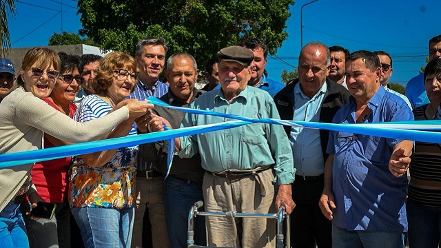 Plan Provincial de Urbanización: El Gobernador Zdero inauguró mas y nuevas cuadras de pavimento en Las Breñas 
