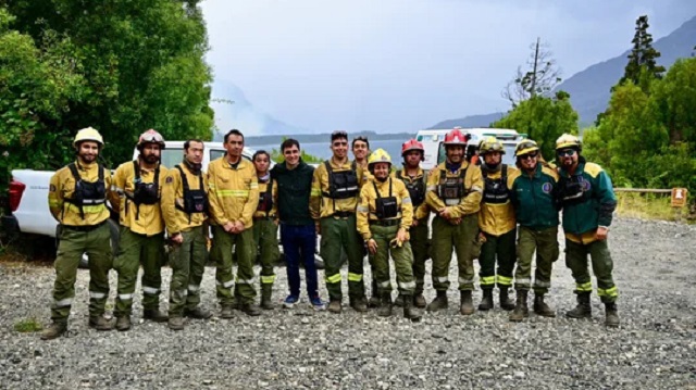El incendio en Puerto Patriada est&aacute; contenido en un 100%, confirm&oacute; el gobernador