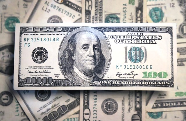 Nuevo récord: el dólar blue cotizó en $295 y el "contado con liqui" alcanzó los $301