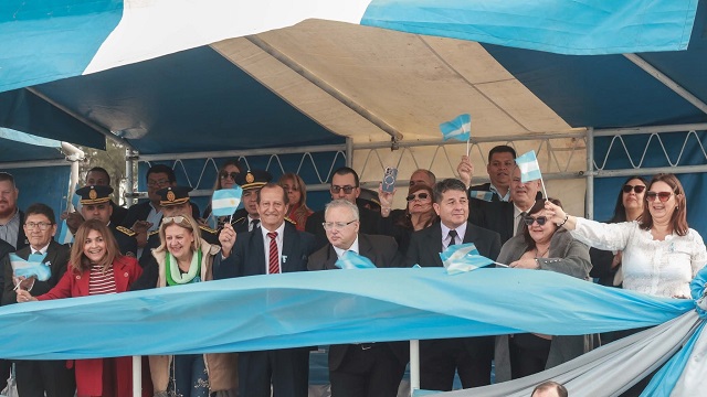 Multitudinario desfile Cívico en Villa Ángela por el Día de la Independencia 