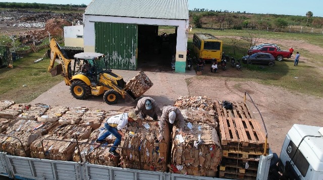 La Municipalidad realizó la venta de 23 toneladas de cartón reciclado  