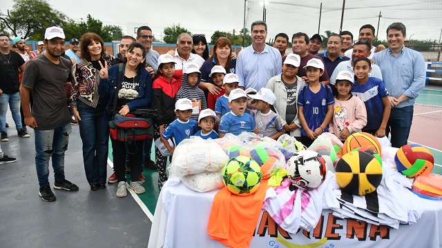 Más infraestructura deportiva: Capitanich inauguró un playón deportivo en Machagai