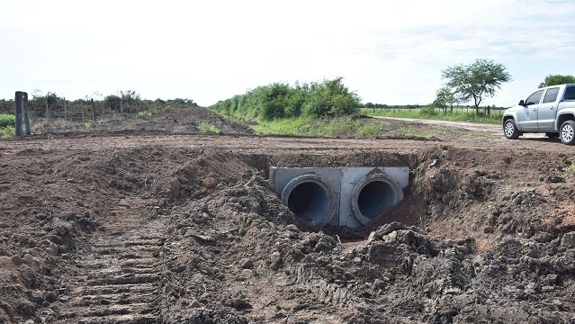 Provincia y Municipio articulan obras de infraestructura hídrica en Santa Sylvina