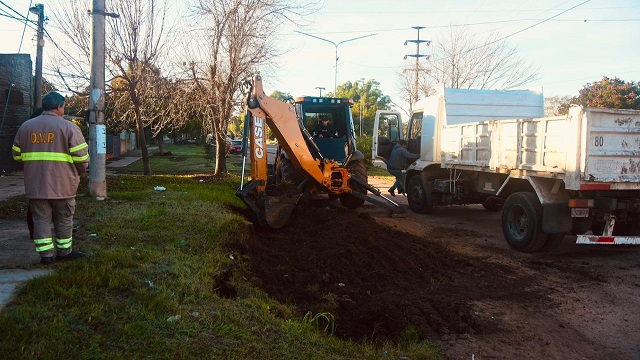 &iexcl;Palabra Cumplida! El Gobierno Provincial inici&oacute; hoy las obras de pavimento en la Avenida Las Piedras, en Barranqueras