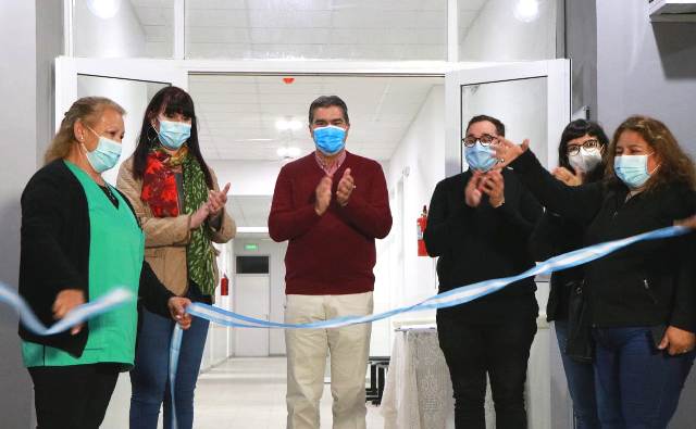 Capitanich inauguró la refacción del Centro de Salud del Barrio Villa Juan de Garay 