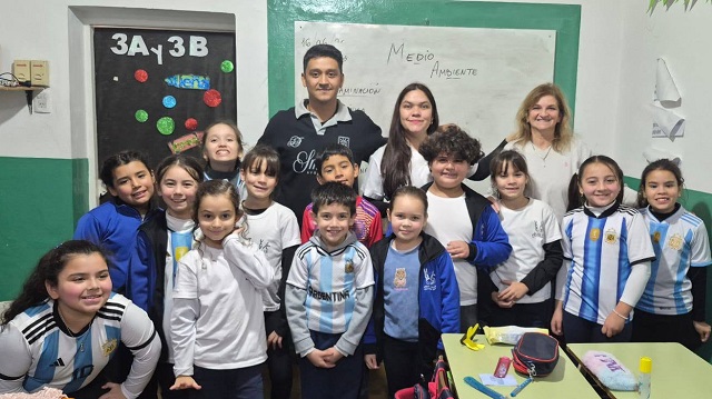 Villa Angela: Charla de concientizaci&oacute;n ambiental en la escuela F&eacute;lix Fr&iacute;as