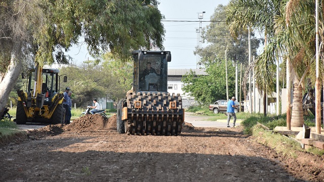 EL MUNICIPIO INICIA LOS TRABAJOS PARA EL CIERRE DE MALLA ASFALTICA EN CALLE LAVALLE