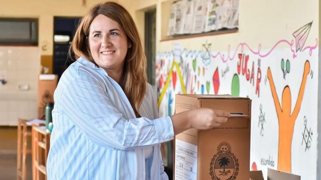 Elecciones en Fontana: Cecilia Almendra emitió su voto