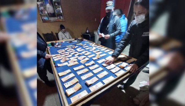Juegos clandestinos: desbaratan un presunto centro de apuestas y secuestran más de $750 mil
